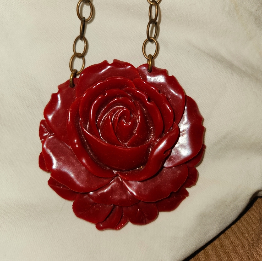 Hotcakes Designs Resin Rose Necklace
